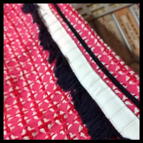 Woven Patterned Mini Skirt. Cute & Flirty! - Picture 2 of 8